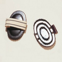 RASQUETA METAL ONDULADA FUERTE CON MANGO